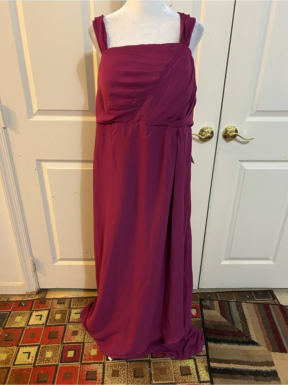 NWT Lavetir formal gown, size 18